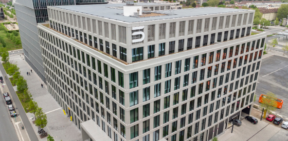 LED Advertising Systems for Universal Investment in Frankfurt